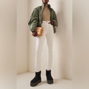 NWB UGG Classic Mini Platform Boots Size 7 in Black